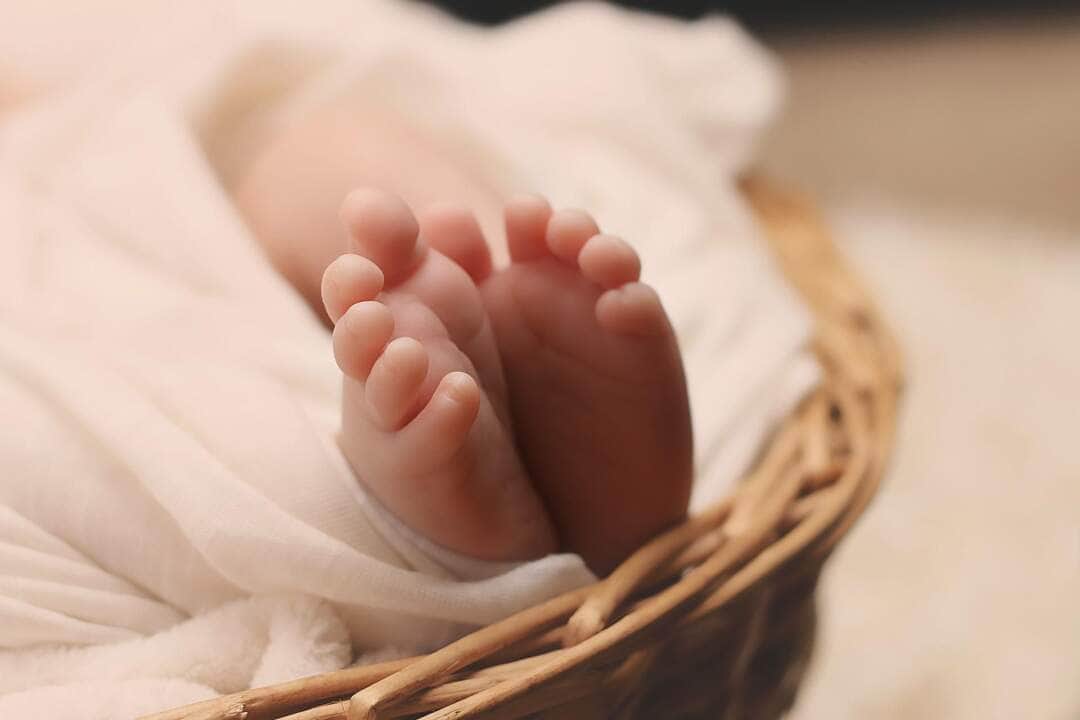 Pai é suspeito de matar a filha de 3 meses agredida em Minas Gerais