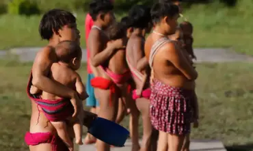 Coqueluche leva governo a reforçar atendimento na Terra Yanomami