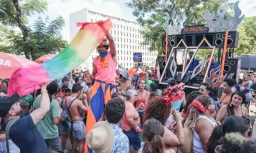 Aparelhinho celebra 15 anos e consolida carnaval de rua em Brasília