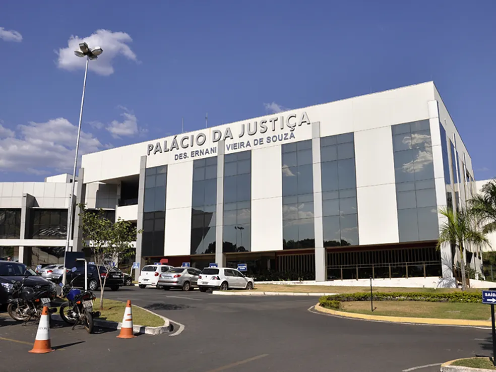 Justiça de MT mantém controle judicial sobre veículos em disputa após separação