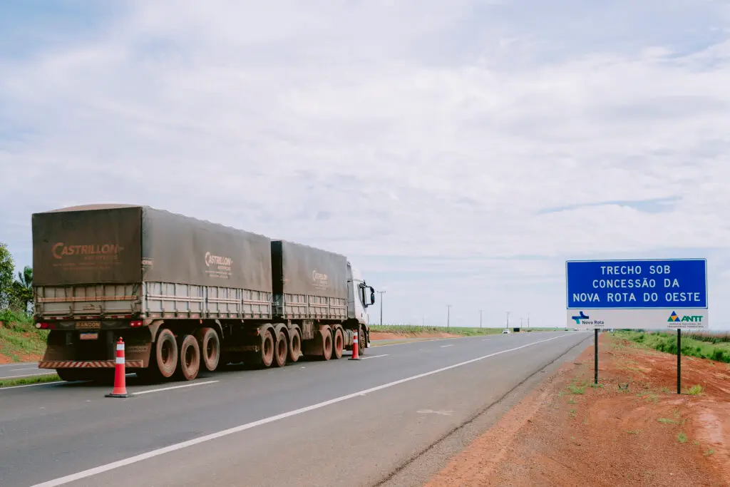 PRF registrou mais de 200 mil infrações por excesso de velocidade em 2025