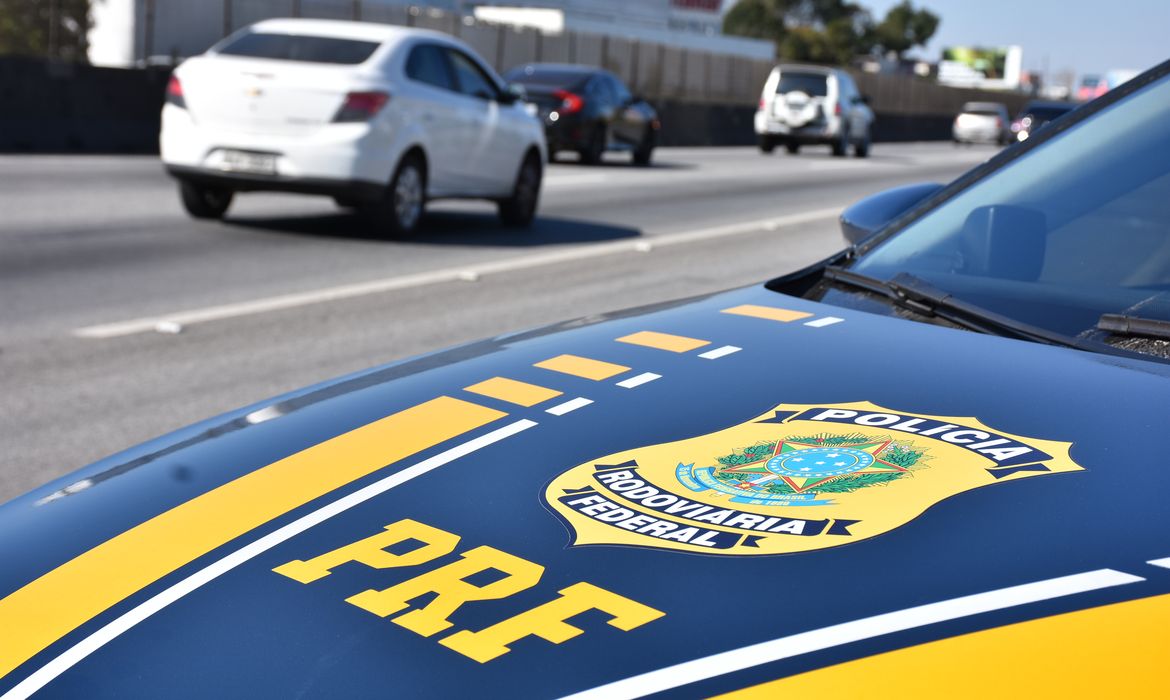 PRF apreende 53 kg de mercúrio e anfetamina e prende condutor na BR 070, em Barra do Garças