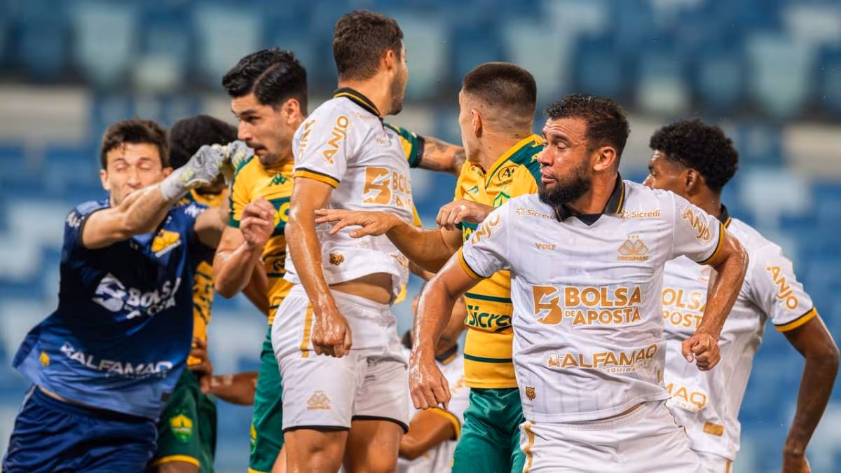 Criciúma vence o Cuiabá e assume a liderança da Série B