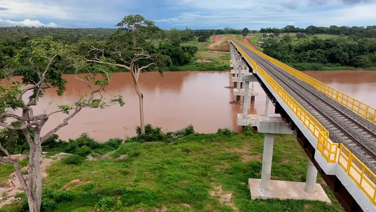 Wilson Santos propõe homenagem a Carlos Bezerra em ponte