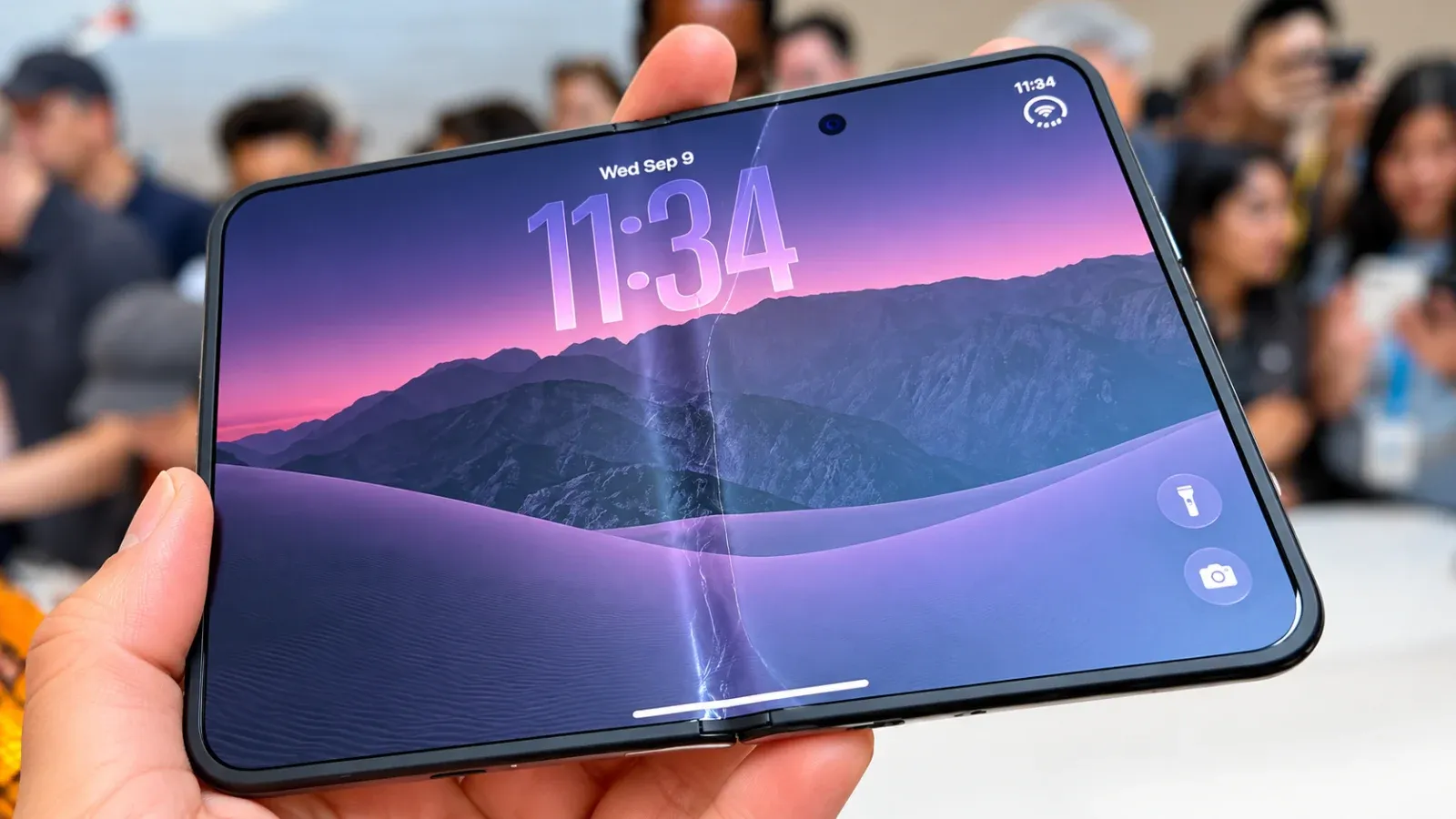 IPhone Duo apresenta falhas na tela e Apple orienta troca