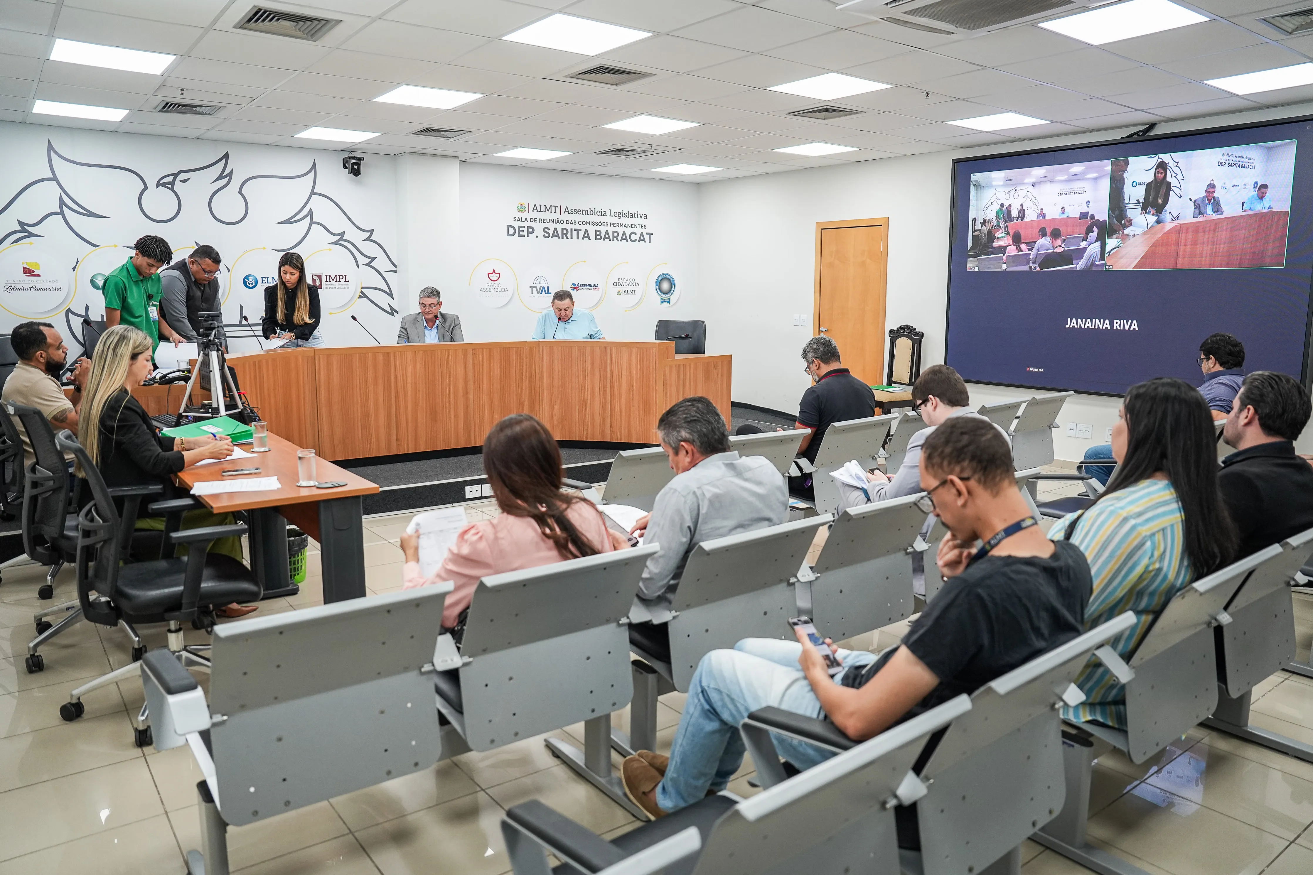 Obras públicas em MT têm custos e execução debatidos