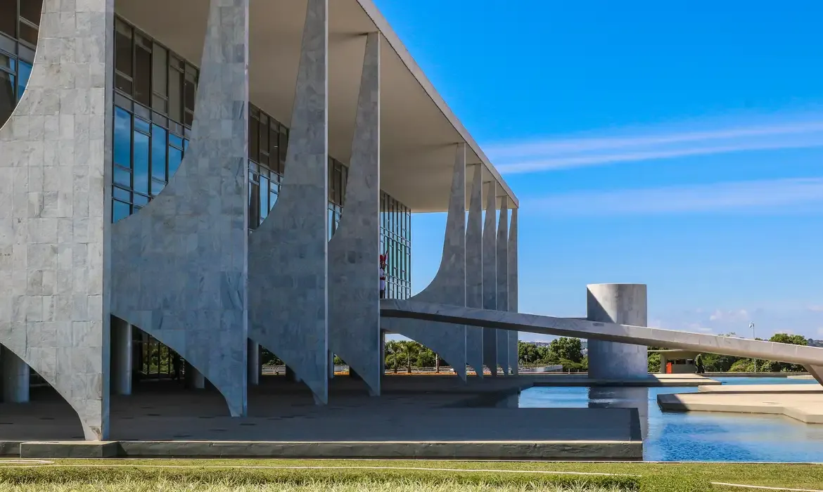 Promessas de Lula podem gerar impacto fiscal de R$ 40 bilhões