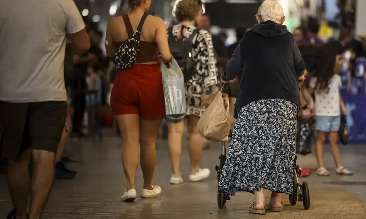 Cortes de gastos públicos podem atingir programas sociais