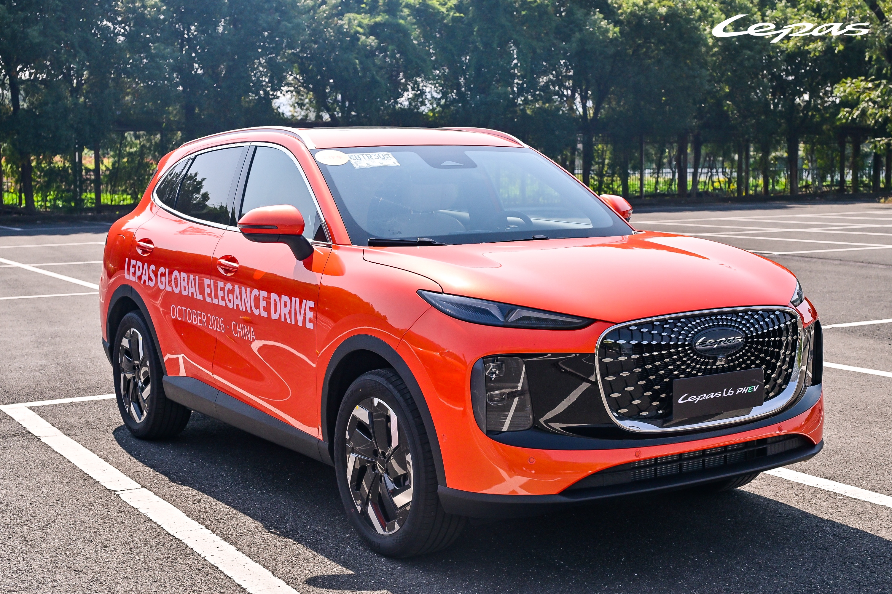 Lepas L6 PHEV mostra sua proposta em viagem pela China