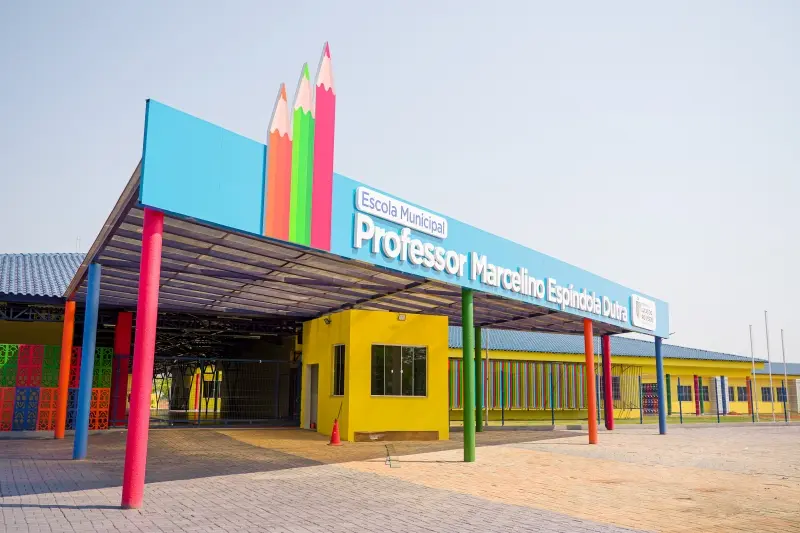 Iniciativa da Escola Municipal Professor Marcelino Espíndola Dutra reúne contação de histórias, saraus, presença de escritores locais e incentivo à leitura fora da sala de aula.