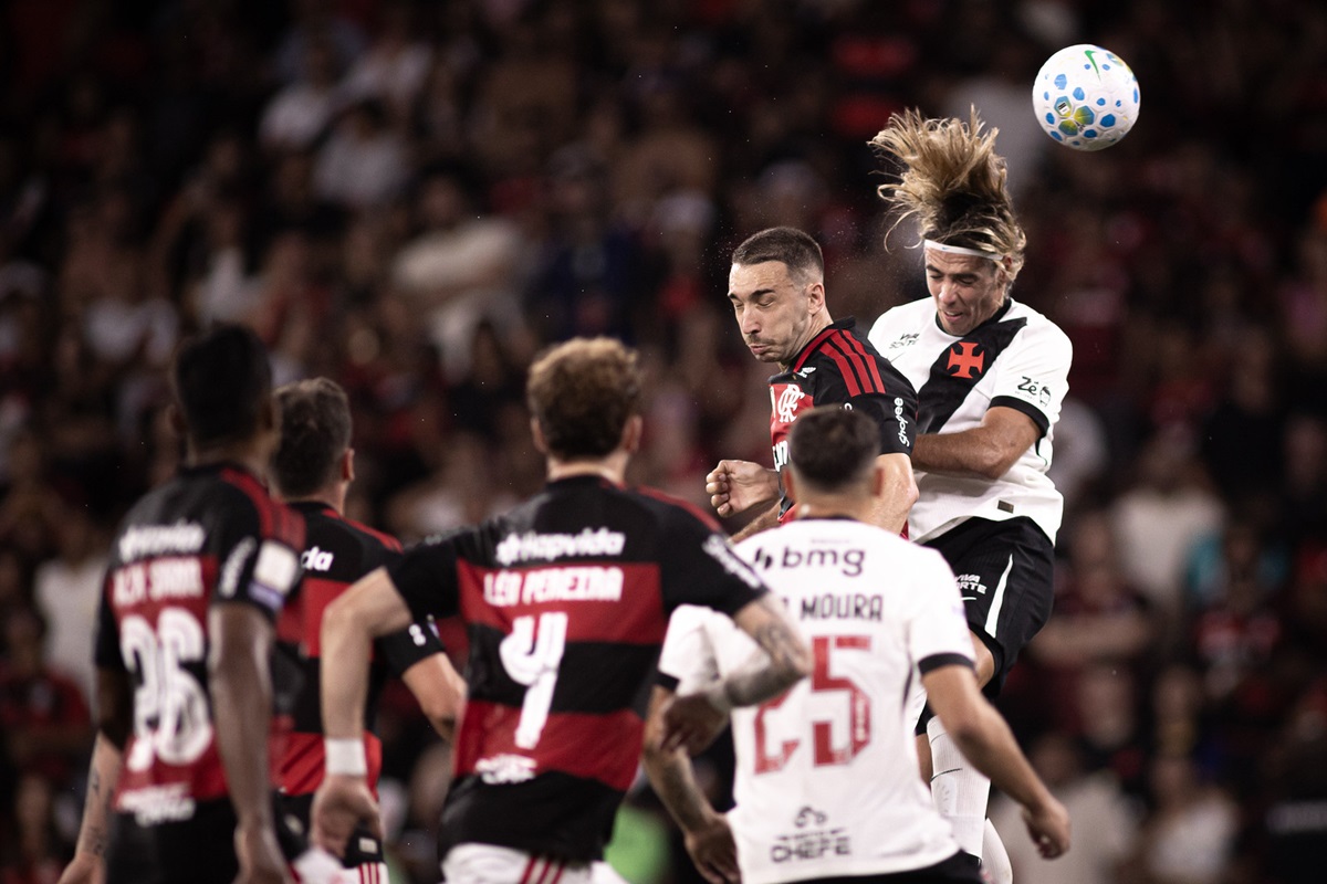 Vasco x Flamengo: onde assistir ao vivo, horário e prováveis escalações do clássico. Imagem: Matheus Lima/CR Vasco